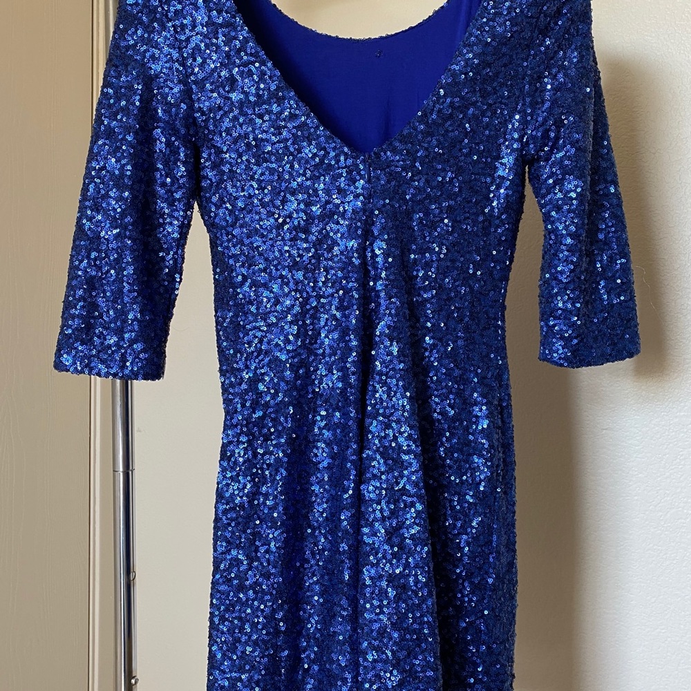 Dress - Picture 2 of 4
